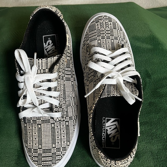 Vans Black and White Patterned Sneakers - Picture 2 of 10